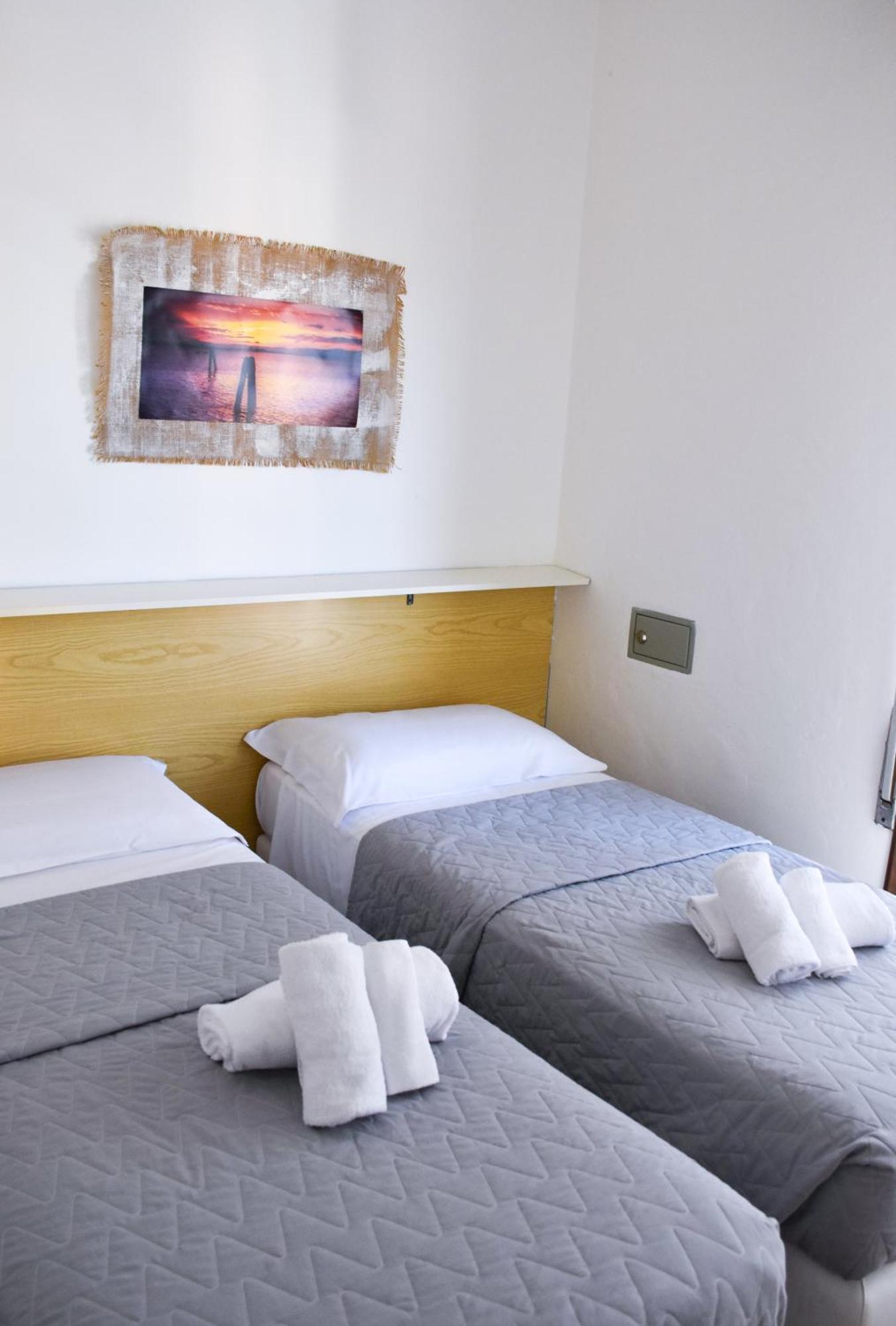 Hotel Umberto Lido di Jesolo Bagian luar foto