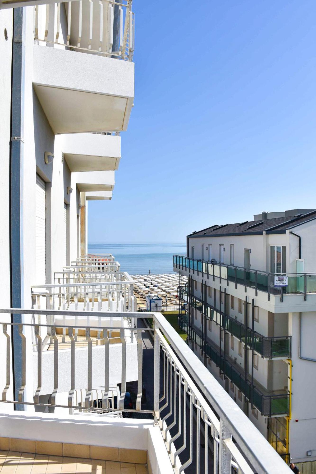 Hotel Umberto Lido di Jesolo Bagian luar foto
