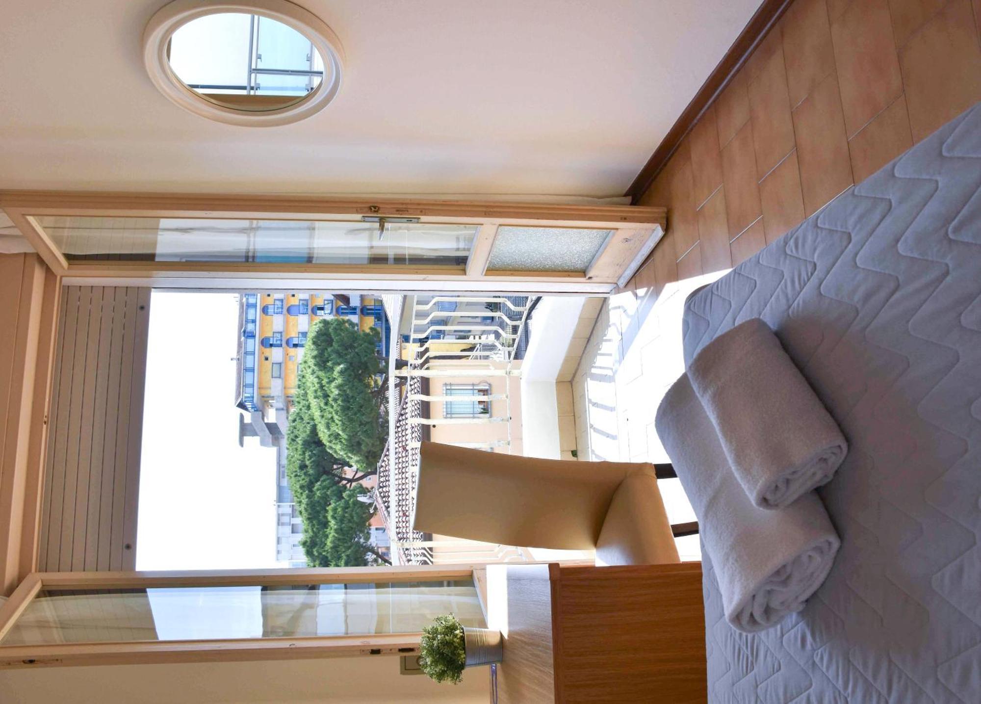 Hotel Umberto Lido di Jesolo Bagian luar foto