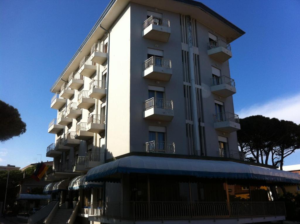 Hotel Umberto Lido di Jesolo Bagian luar foto
