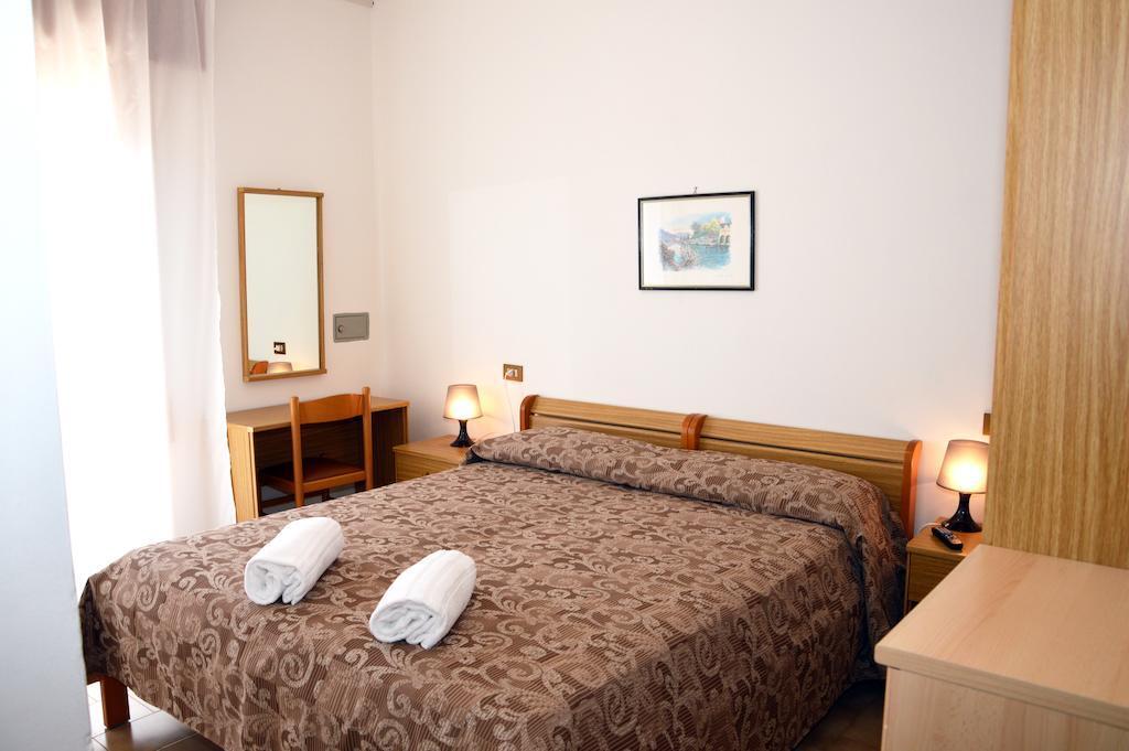Hotel Umberto Lido di Jesolo Bagian luar foto